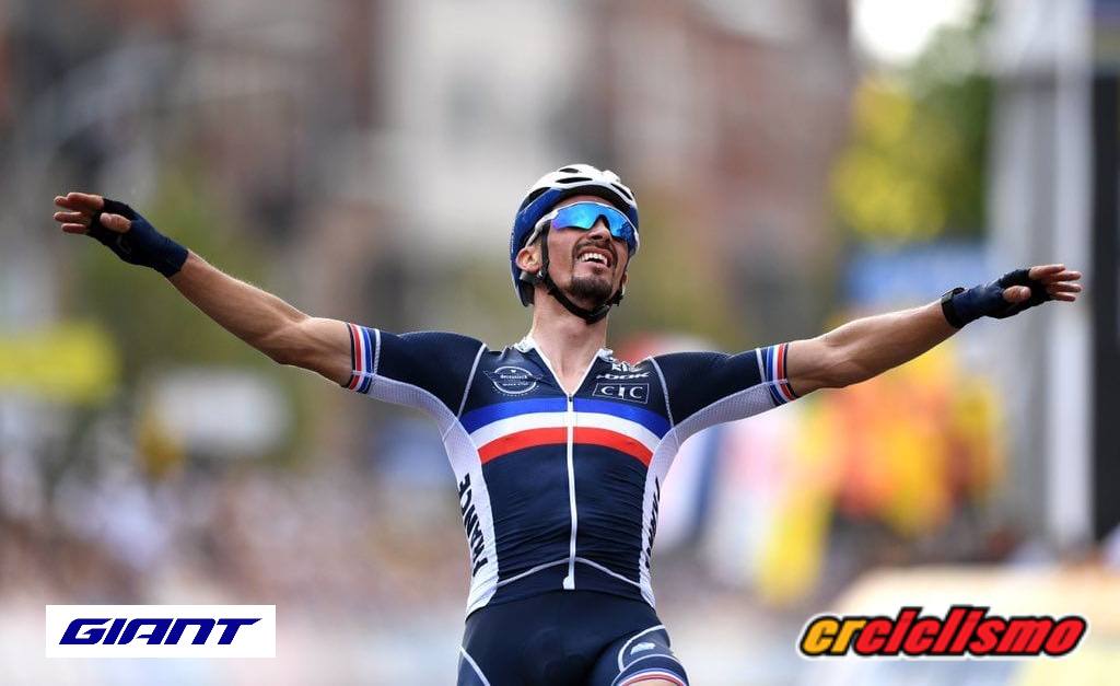 El francés Julian Alaphilippe revalidó su título de campeón del mundo de ruta