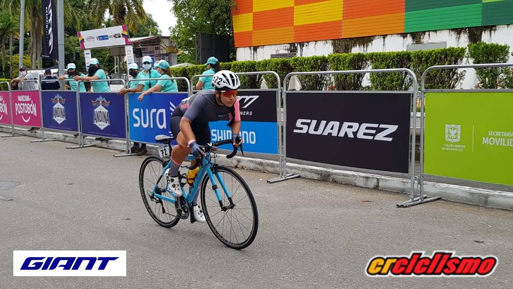 Contrarreloj de Vuelta Femenina a Colombia pasa factura a las ticas