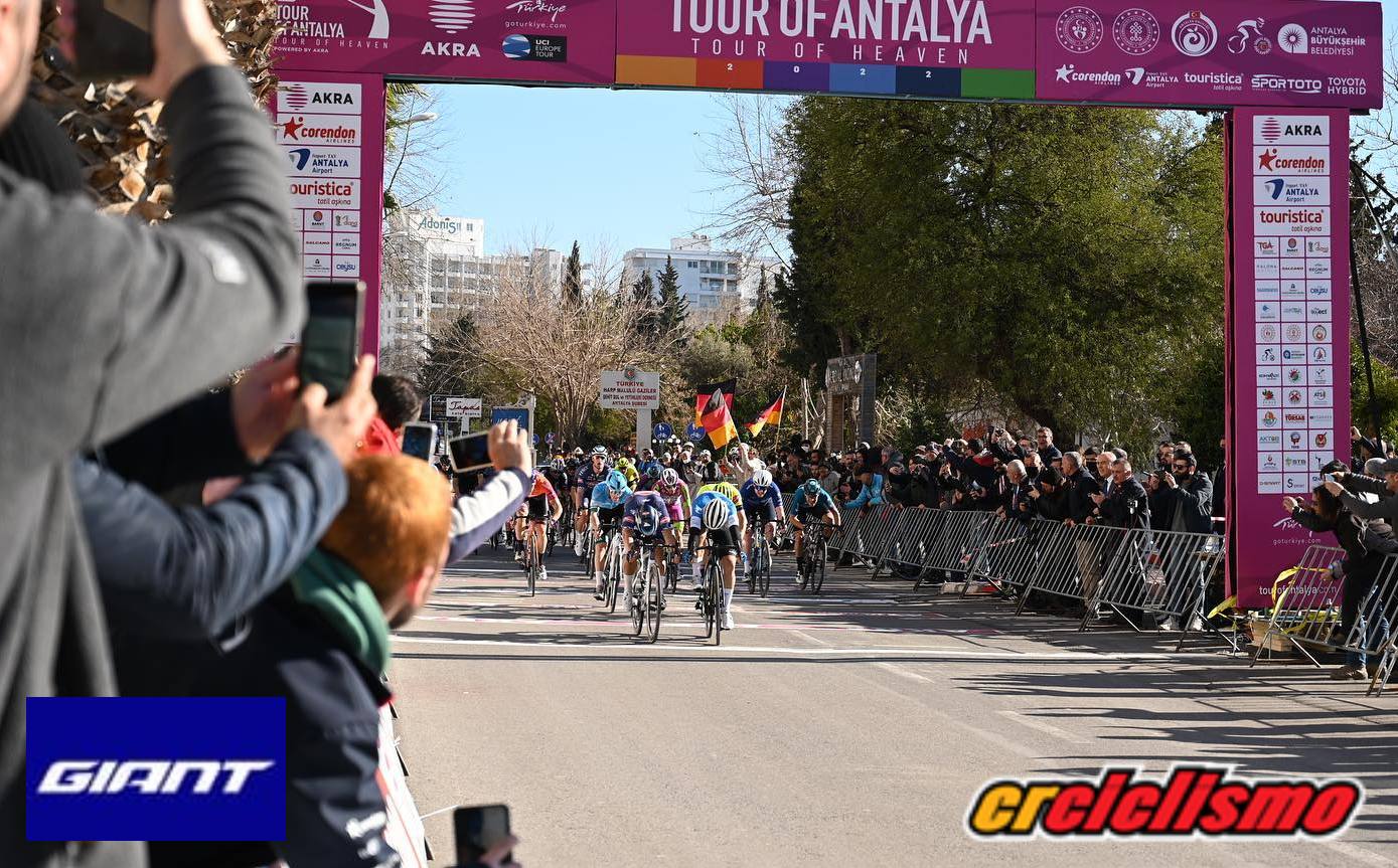 Kevin Rivera y Gazprom-RusVelo debutan con victoria en el Tour de Antalya