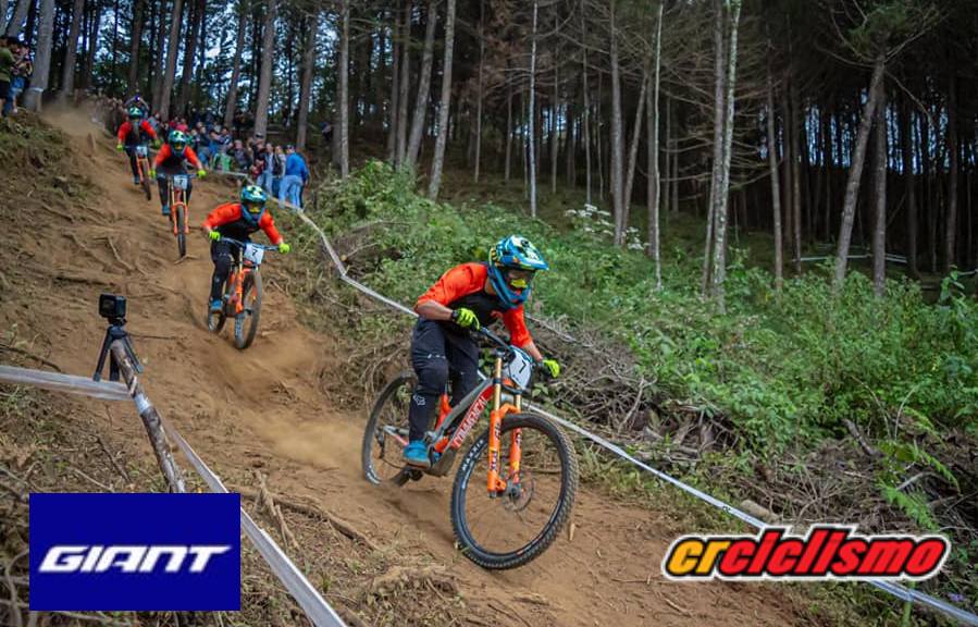 Pablo Aguilar cerró como el mejor tico en el CR Open de Downhill en la Finca La Lucha