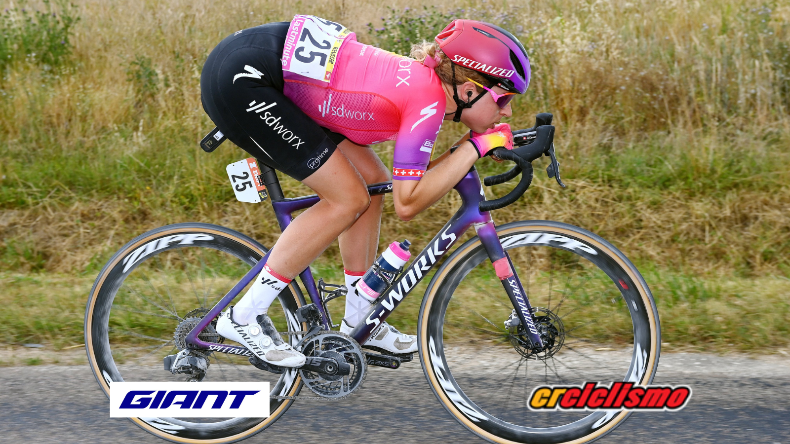 Exhibición de Marlen Reusser en el Tour de Francia