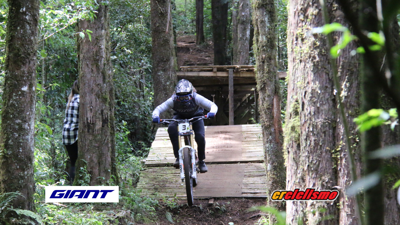 Pablo Aguilar se coronó Campeón Nacional de Downhill por 180 milésimas.