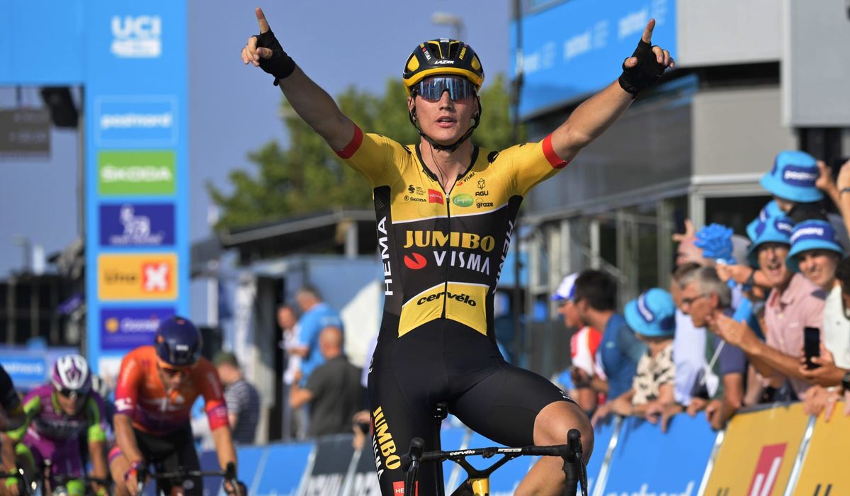 Olav Kooij, primer líder del Tour de Dinamarca en el regreso de Egan Bernal