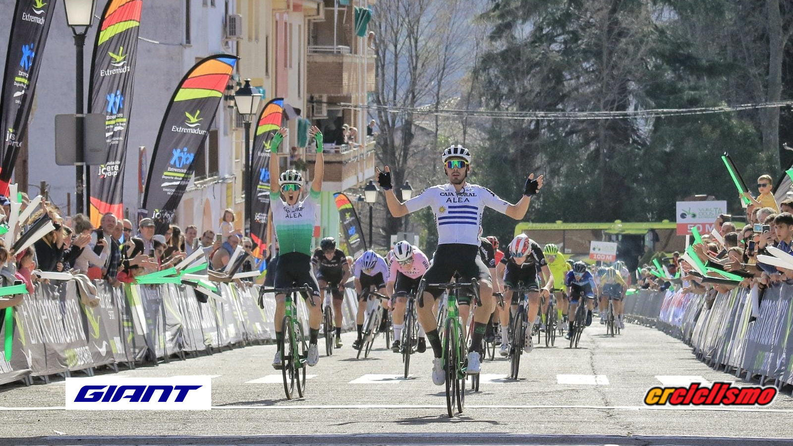 Gabriel Rojas escala 44 posiciones en la Vuelta Extremadura.