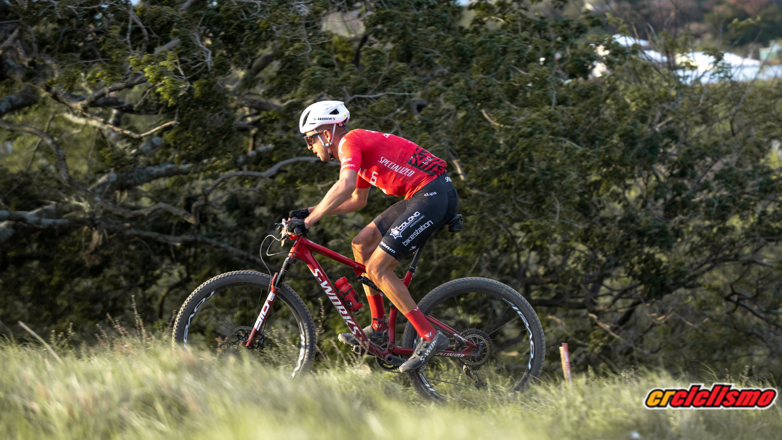 Elías Vega es el nuevo campeón de las 12 horas MMR de MTB.