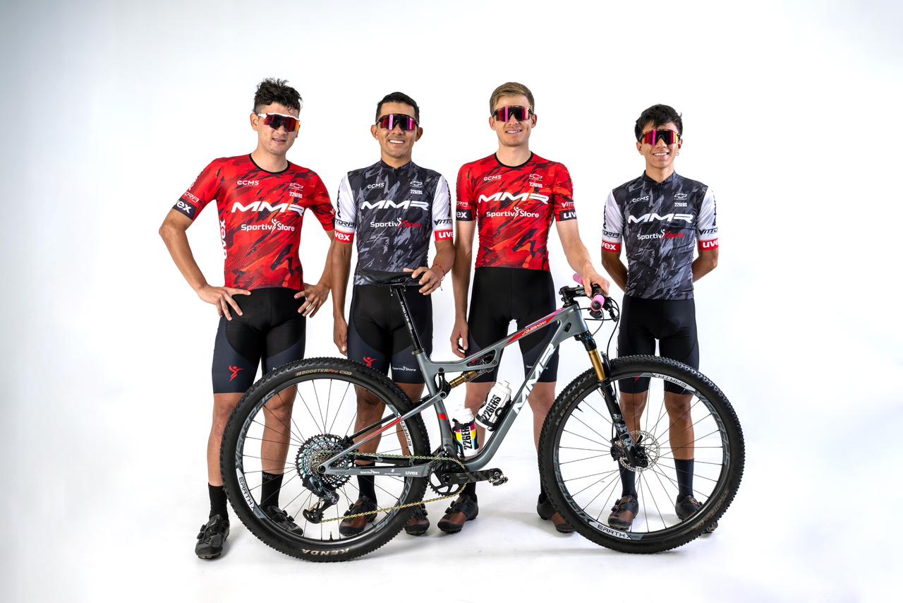 MMR Sportiv Store presentó su nuevo diseño de uniformes y ratificó a sus cuatro corredores.