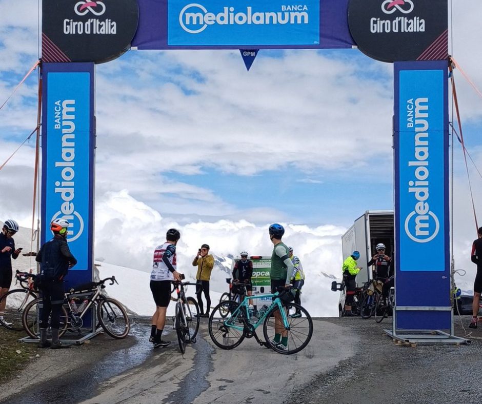 El debate: Acortan etapa del Giro para cuidar a corredores: ¿Dan golpe al espectáculo o priorizan salud de los ciclistas?