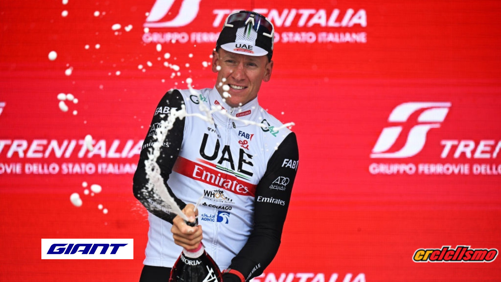 Tras su lesión de coxis Pascal Ackermann vuelve al triunfo en el Giro de Italia.