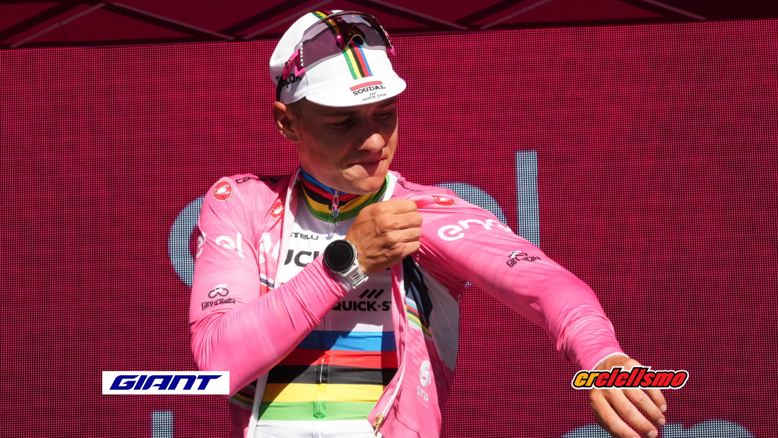Remco Evenepoel se viste de Rosa en Ortona