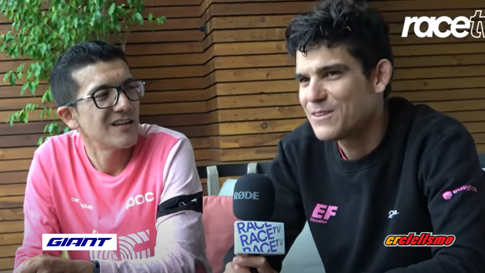 Andrey Amador dejó la bici y se hizo periodista por un día.