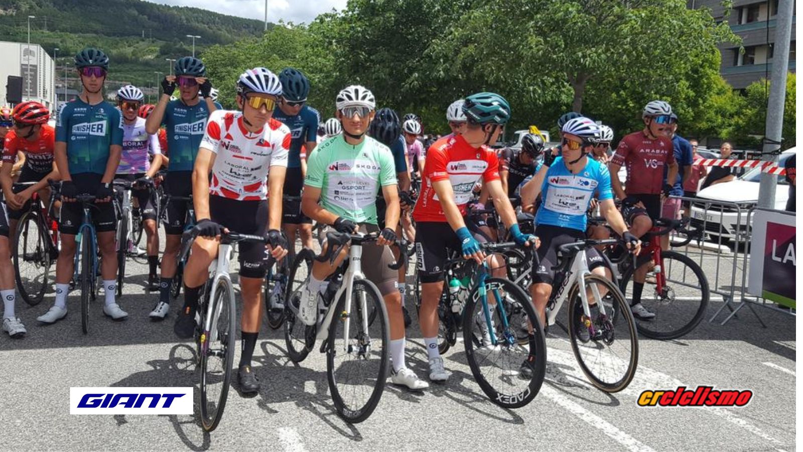 Ticos sufren en la etapa reina de la Vuelta Navarra.