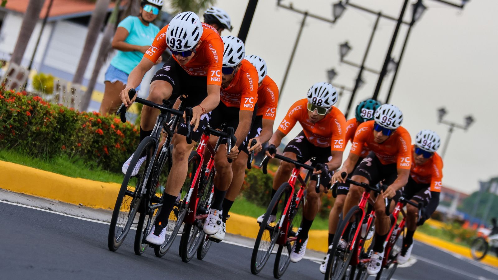 7C-Economy-Lacoinex inicia con un tercer lugar el Tour de Panamá.