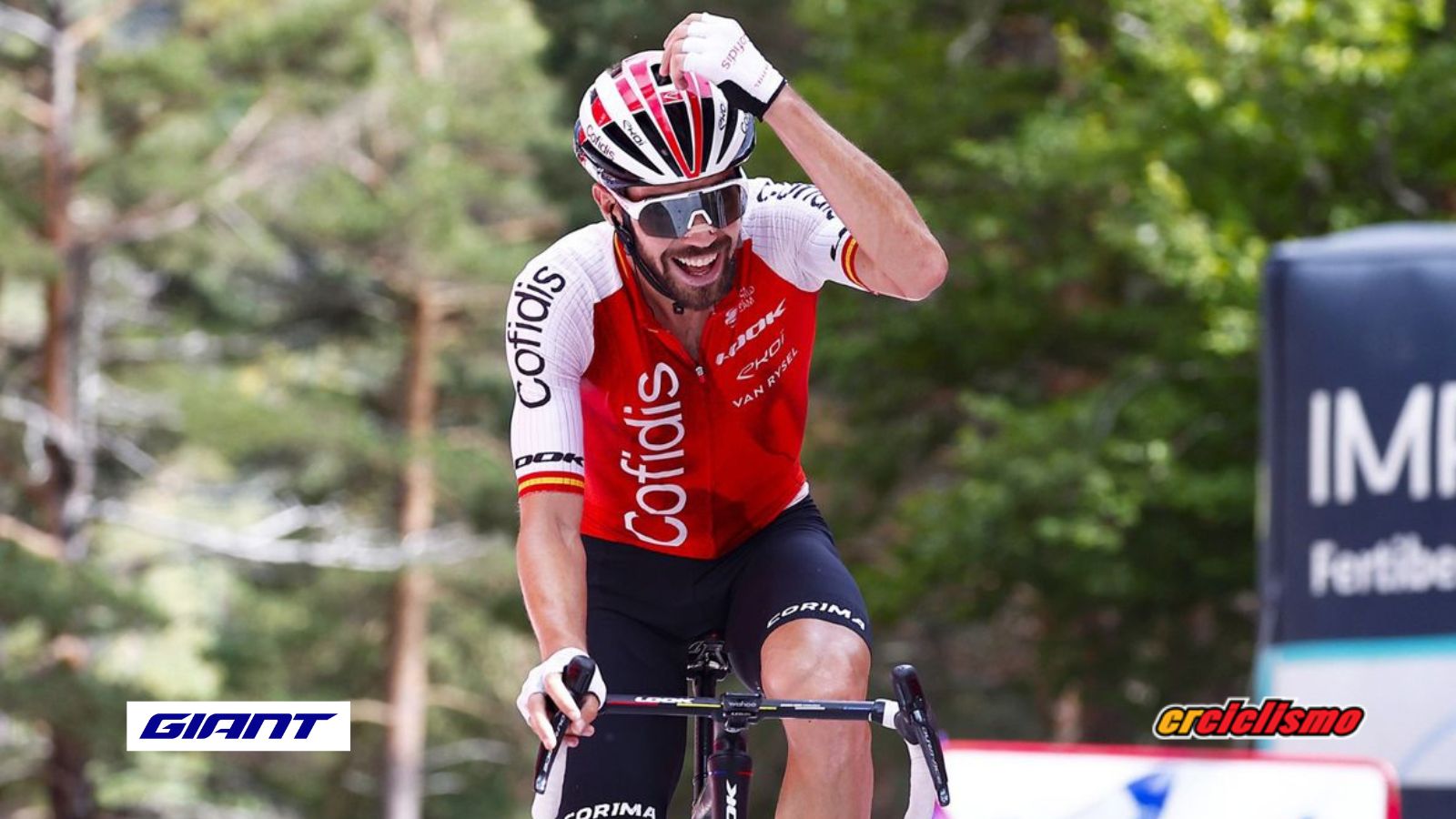 Jesús Herrada gana desde la fuga en Laguna Negra.