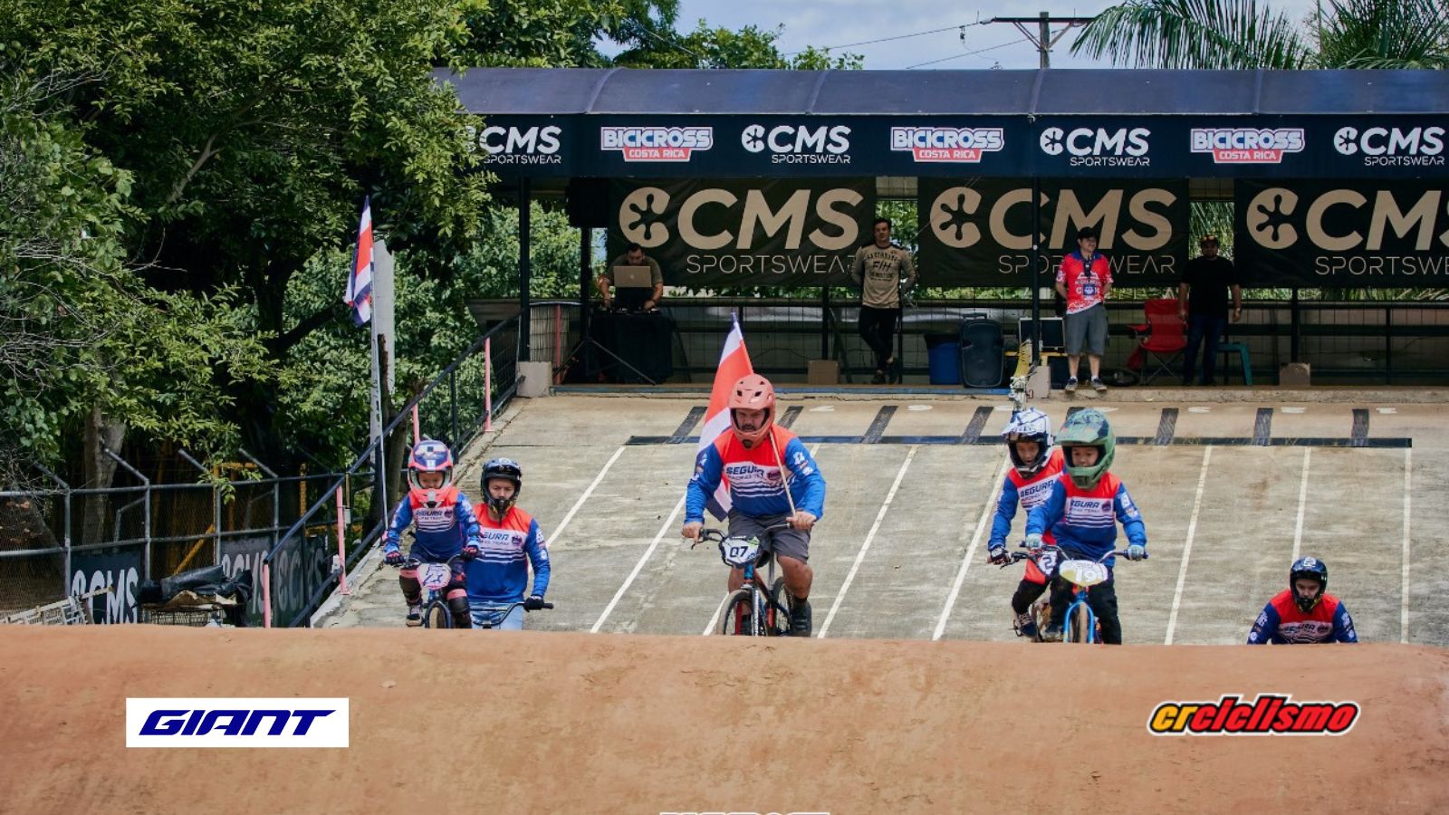 Oscar Solís y Pamela Elizondo reinaron en la cuarta fecha de la Copa Invierno de Bicicross.