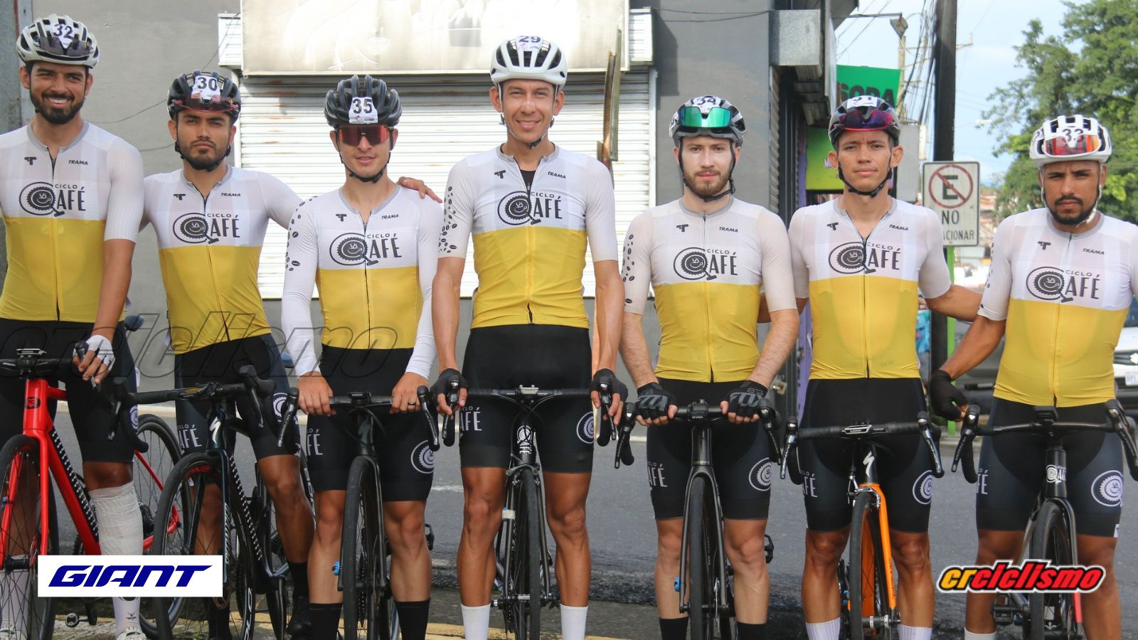 Ciclo Café-Repuestos Mena quiere levantar la mano en la crono por equipos.