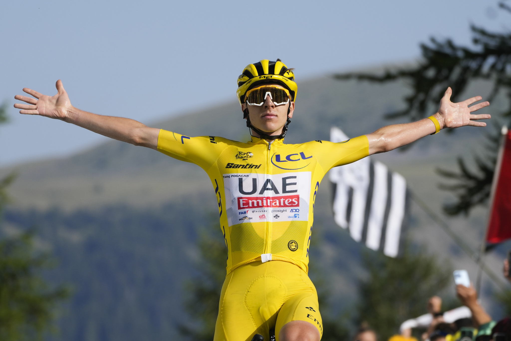 Tadej Pogačar ganó su cuarto Tour de Francia y consolida su estatus como uno de los grandes del ciclismo